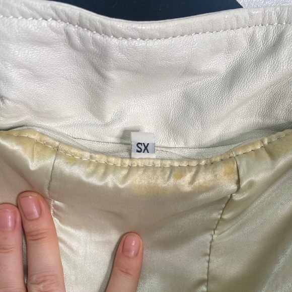 Danier Ivory coloured winter Jacket. - Picture 7 of 10